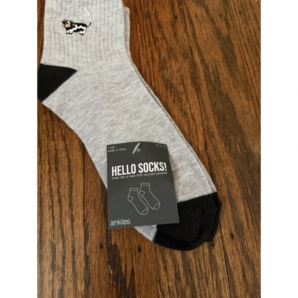 Women's Hello Socks! Gray Embroidered Cow Ankle Socks Size 4-10 NWT